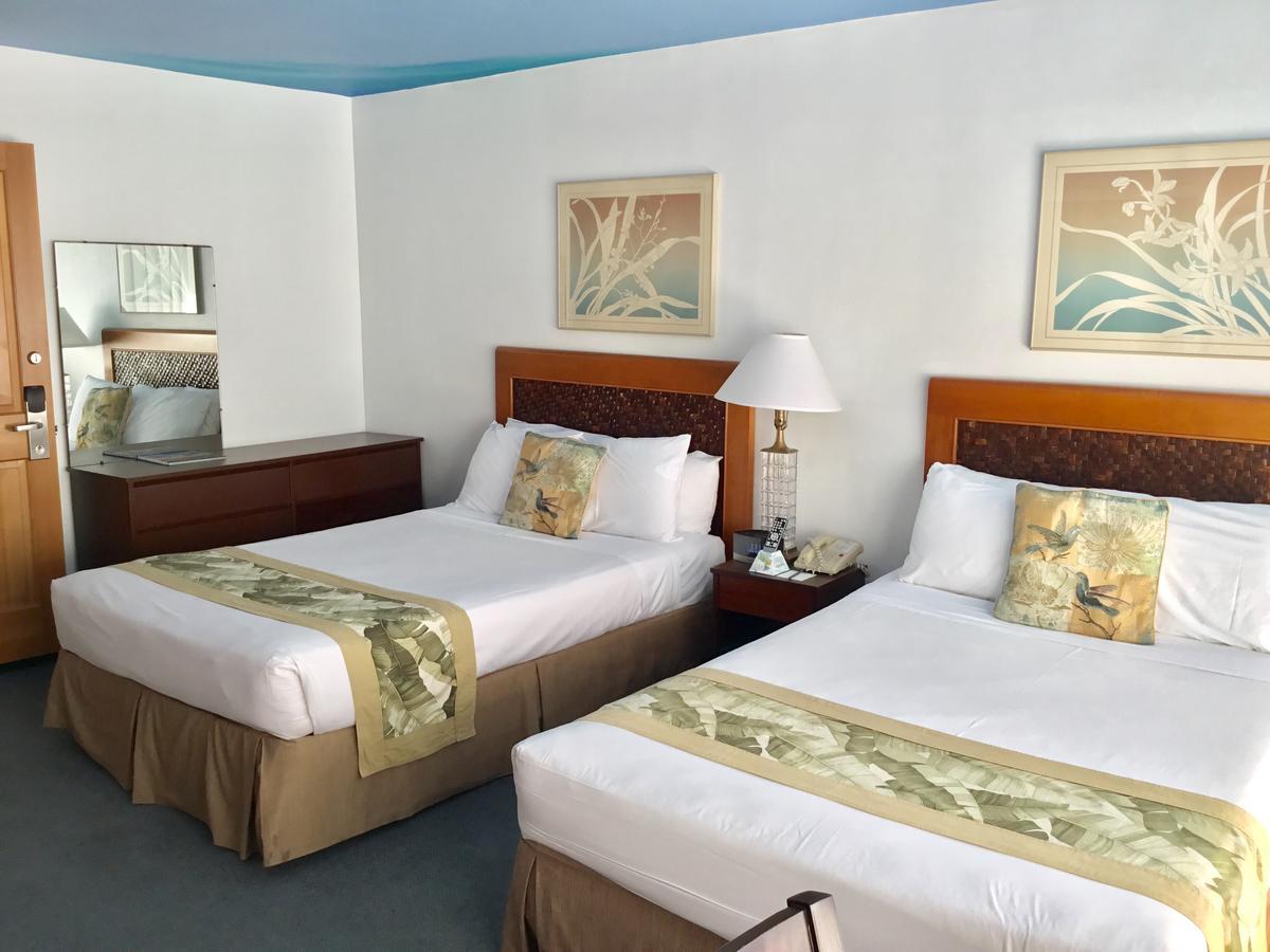 Holiday Surf Hotel Honolulu Bagian luar foto